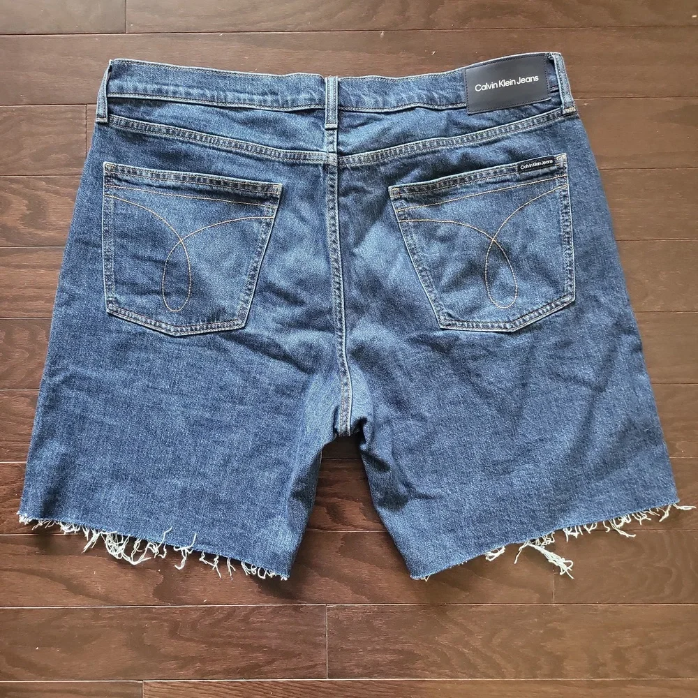 Calvin Klein Jeans Shorts - Picture 2 of 6